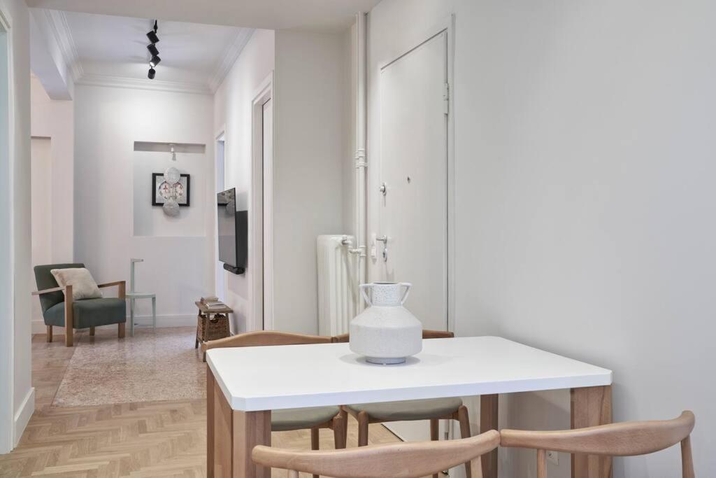 Sleeping With The Ancient Gods In Koukaki Apartment Athens Exterior photo